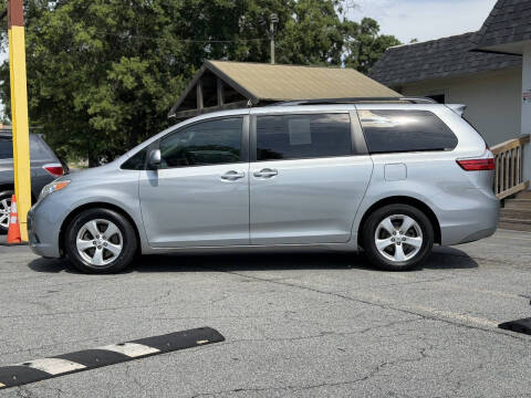 2015 Toyota Sienna LE 8-Passenger