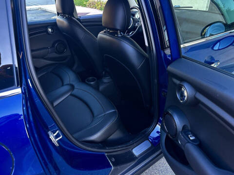 2017 MINI Hardtop 4 Door Cooper