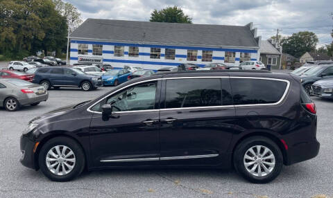 2017 Chrysler Pacifica Touring-L