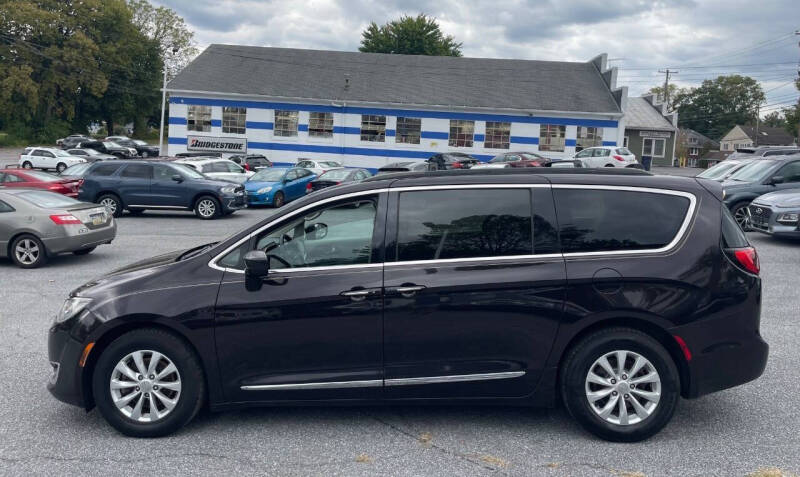 2017 Chrysler Pacifica Touring-L