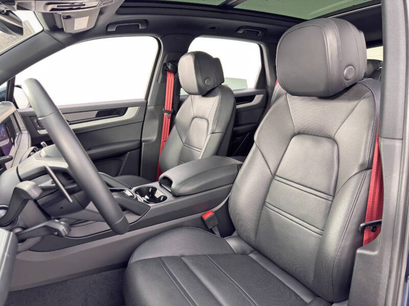 2025 Porsche Cayenne S
