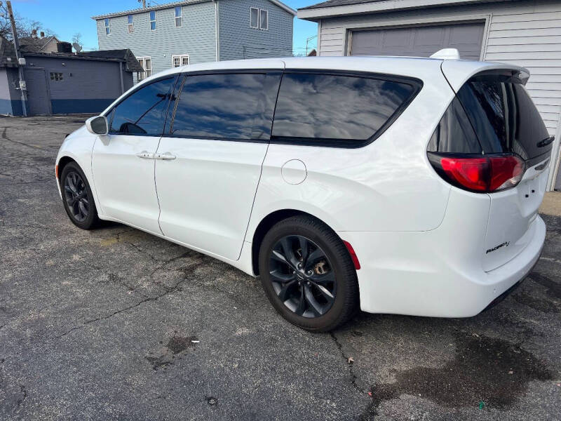 2020 Chrysler Pacifica Touring