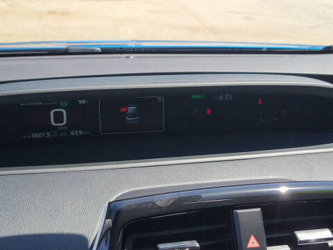 2022 Toyota Prius LE