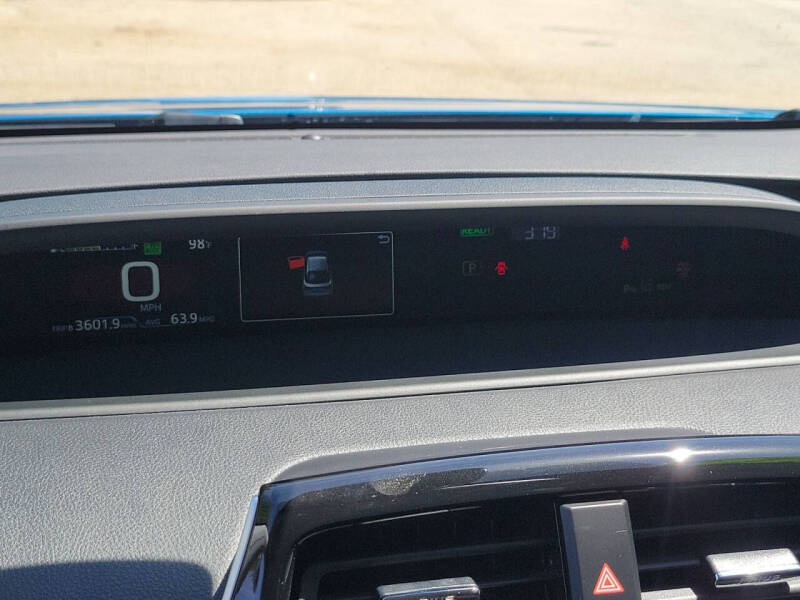 2022 Toyota Prius LE