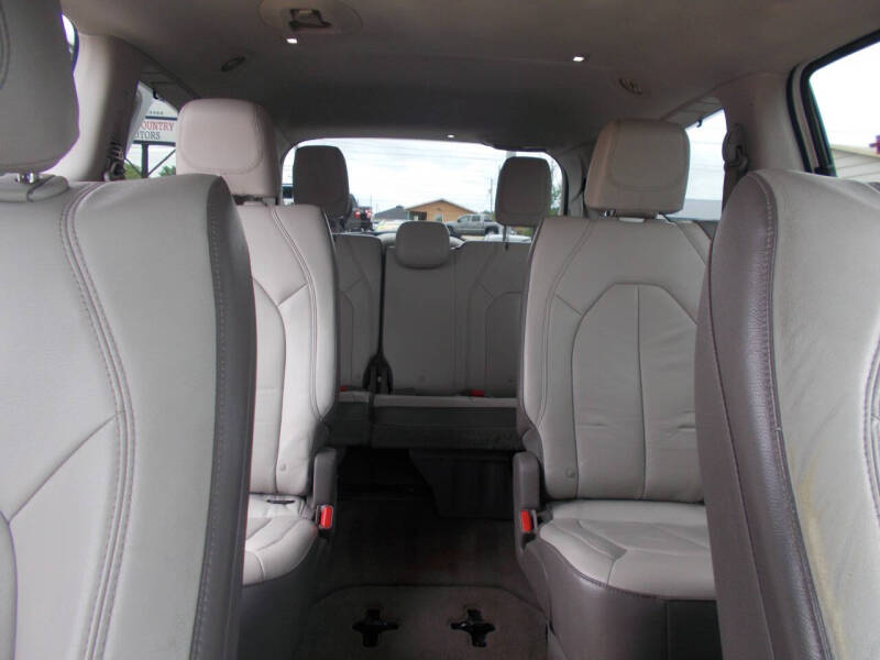 2017 Chrysler Pacifica Touring-L