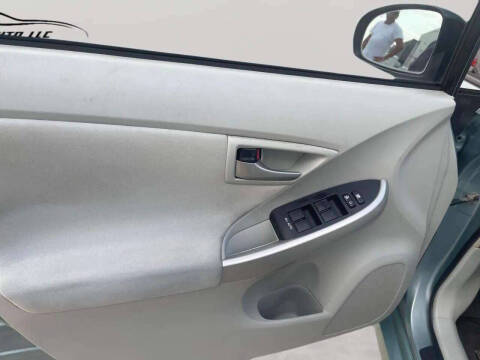 2015 Toyota Prius Two
