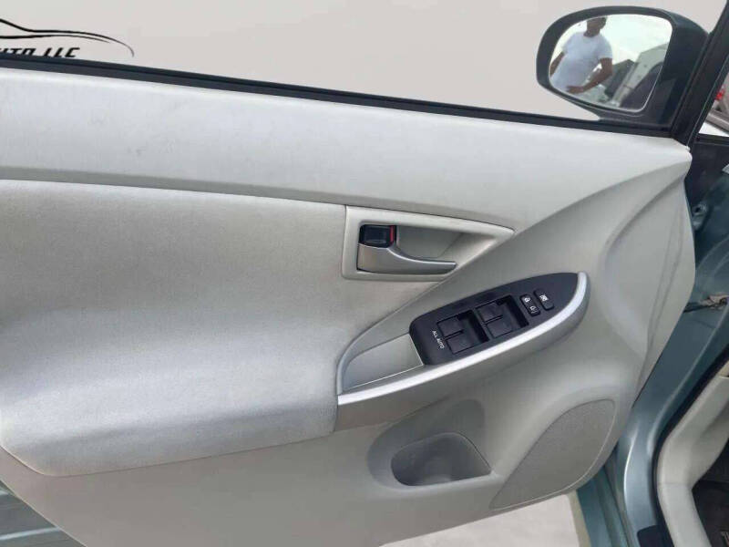 2015 Toyota Prius Two