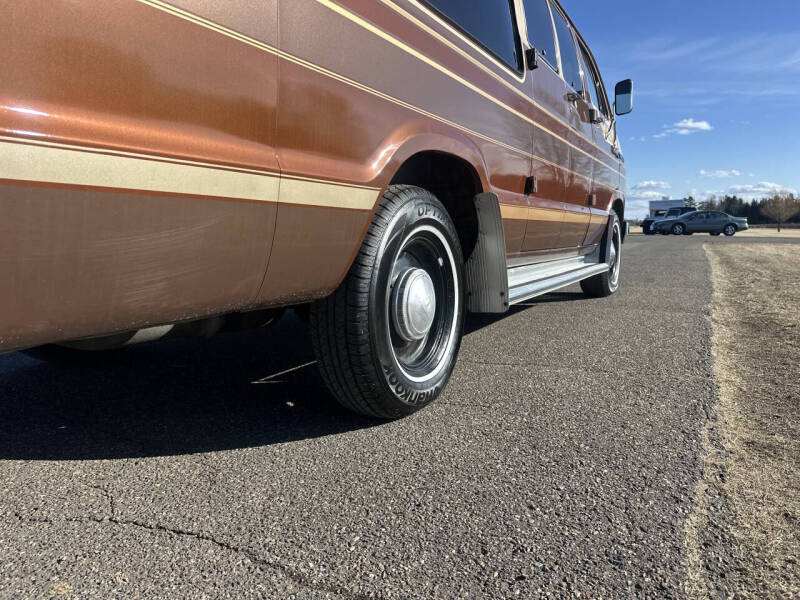 1984 Dodge Ram Van B250