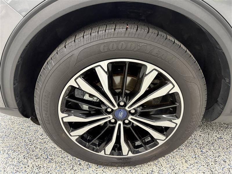 2022 Ford Escape Hybrid SE