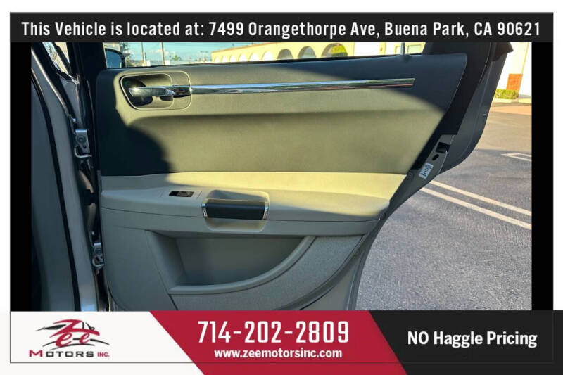 2006 Chrysler 300 SRT-8