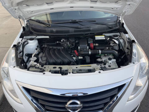 2015 Nissan Versa 1.6 S Plus