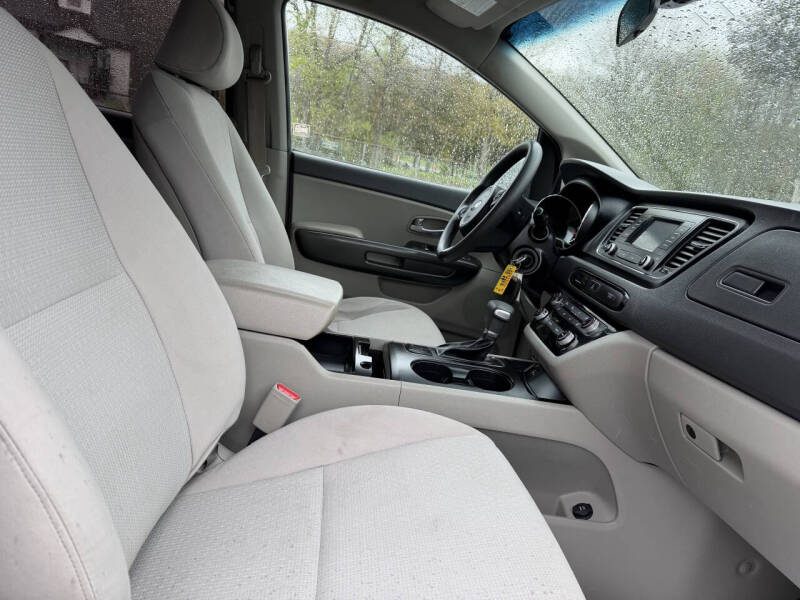 2018 Kia Sedona L