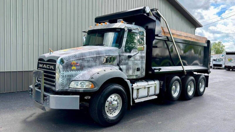 2018 Mack Granite