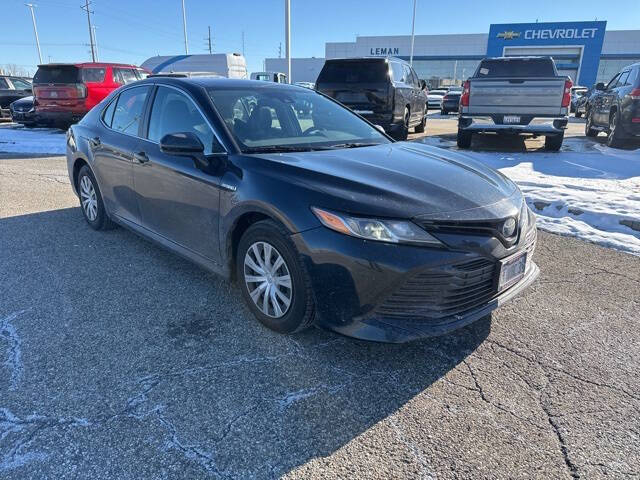 Used 2020 Toyota Camry LE with VIN 4T1C31AK4LU535609 for sale in Bloomington, IL