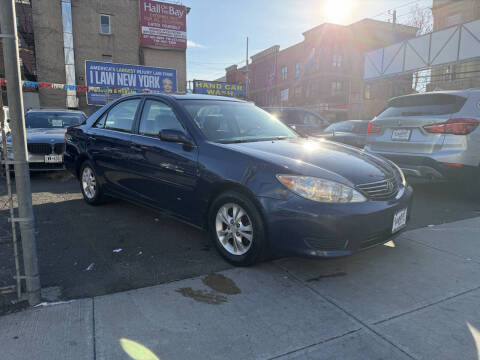 2005 Toyota Camry LE V6