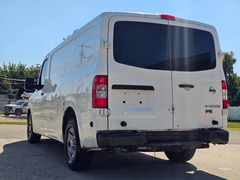 2012 Nissan NV 2500 HD S