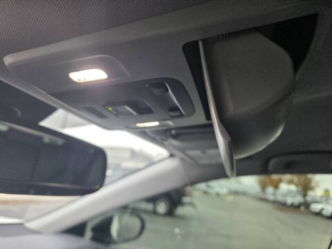 2022 Toyota Camry Hybrid SE