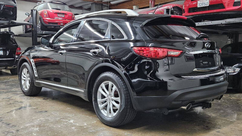 2010 INFINITI FX 35 photo 3