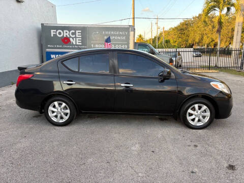 2014 Nissan Versa 1.6 SV