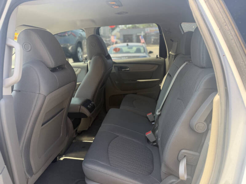 2017 Chevrolet Traverse LS