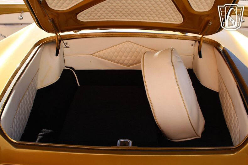 1957 Ford Thunderbird