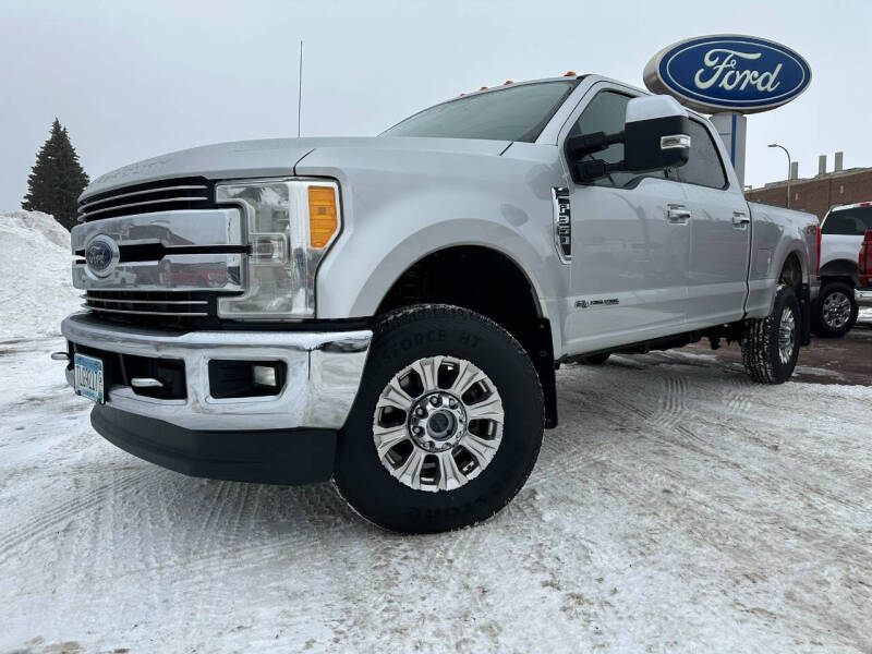 Used 2017 Ford F-350 Super Duty Lariat with VIN 1FT8W3BT7HEF48537 for sale in Windom, Minnesota