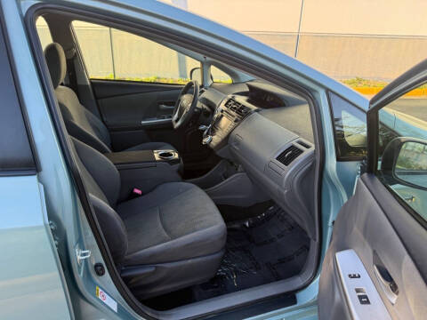 2014 Toyota Prius v Three