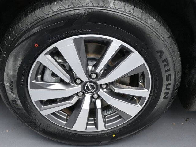 2022 Nissan Pathfinder SL