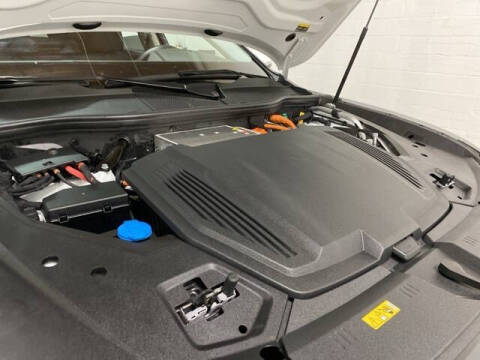 2024 Audi Q8 e-tron quattro Premium Plus