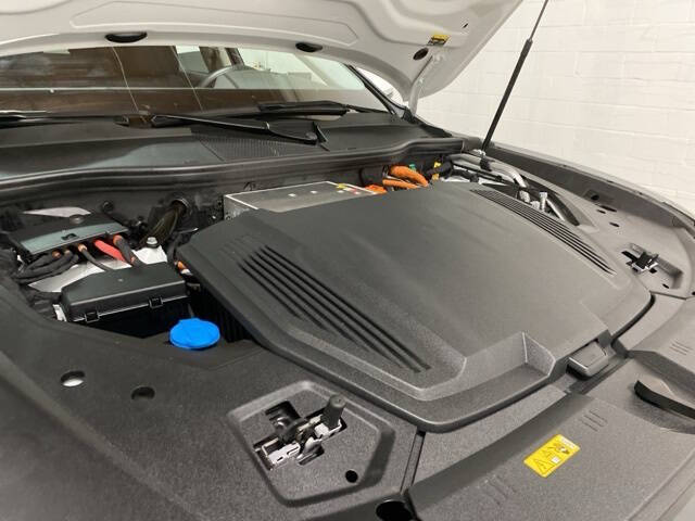 2024 Audi Q8 e-tron quattro Premium Plus