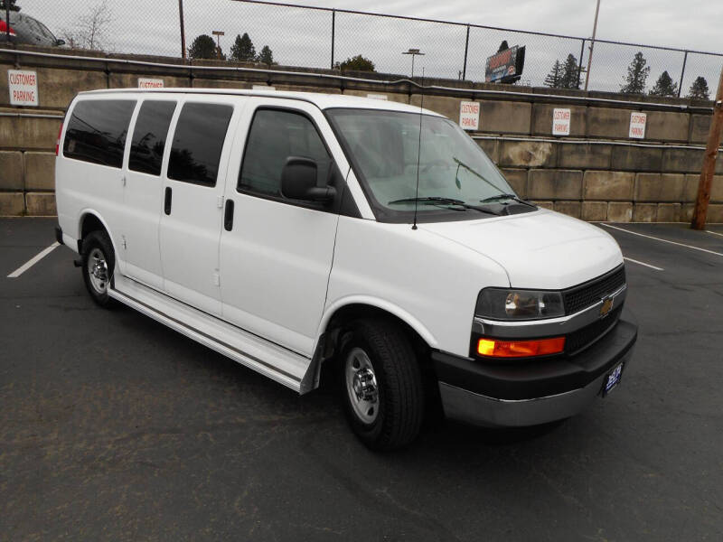 2017 Chevrolet Express LT 3500