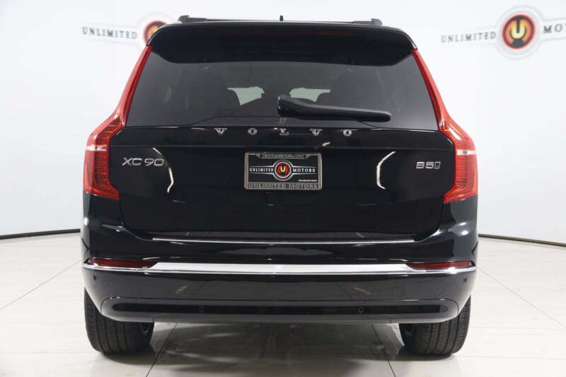 2025 Volvo XC90 B5 Plus Bright Theme