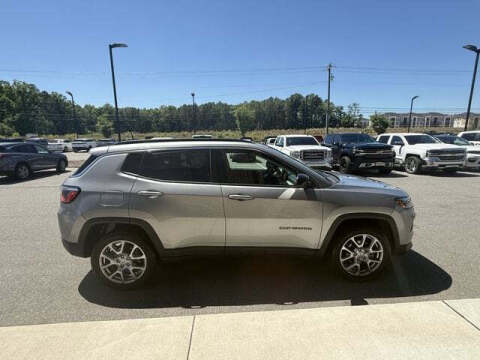 2022 Jeep Compass Latitude Lux