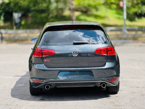 2017 Volkswagen Golf GTI Sport