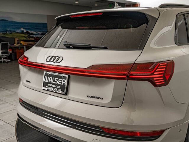 2021 Audi e-tron quattro Premium