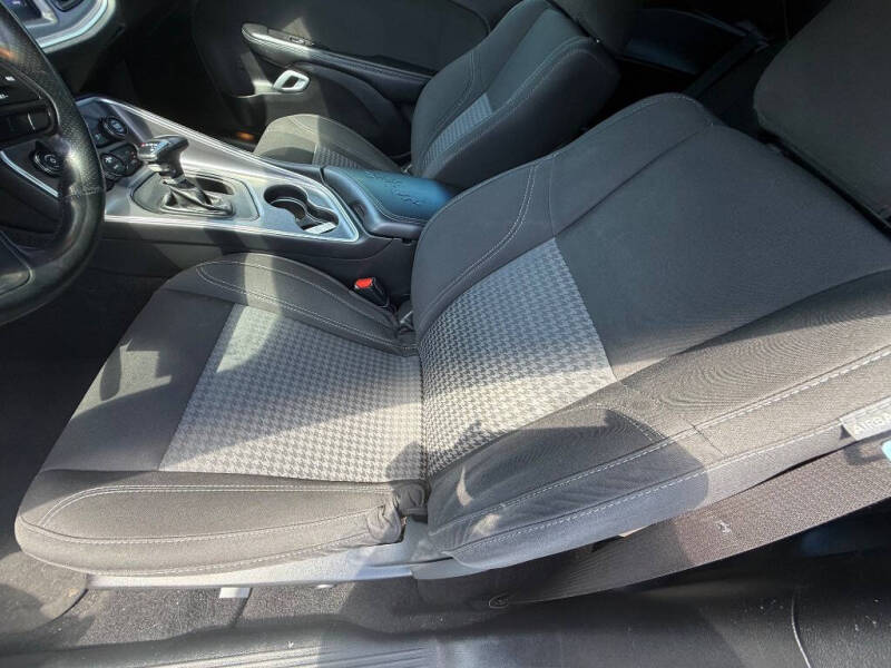 2021 Dodge Challenger SXT