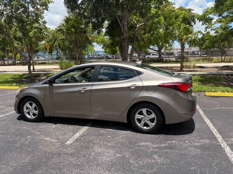 2014 Hyundai Elantra SE