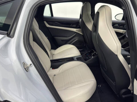 2024 Porsche Panamera 4