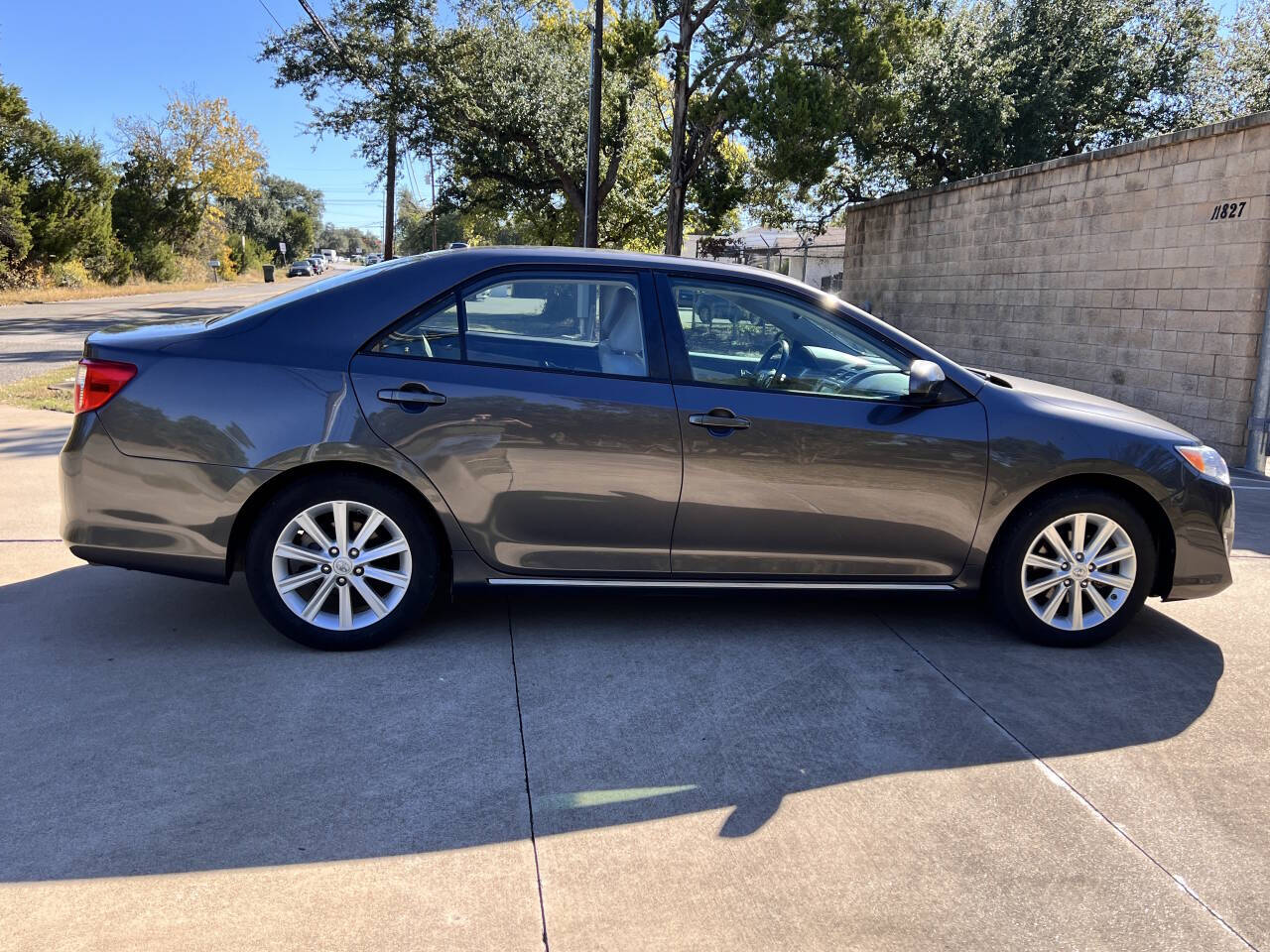 Used Car 2013 Toyota Camry Hybrid  Le 4dr Sedan For Sale Under $12,000 In Austin, Texas