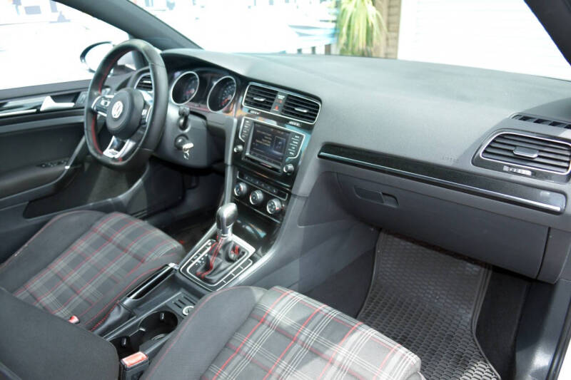 2017 Volkswagen Golf GTI S