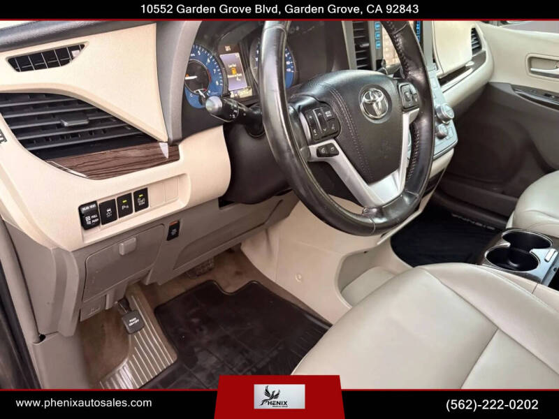 2016 Toyota Sienna