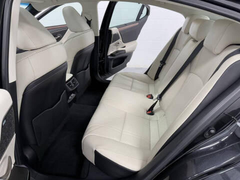 2025 Lexus ES 350 Ultra Luxury