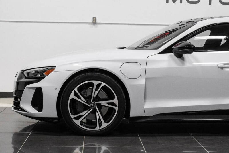 2024 Audi e-tron GT quattro Prestige