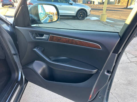 2012 Audi Q5 3.2 quattro Premium Plus