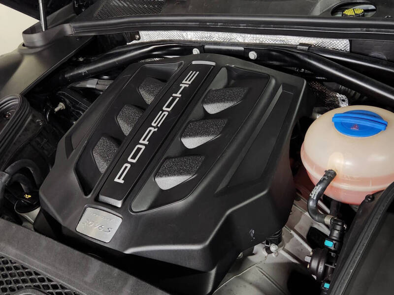 2015 Porsche Macan S