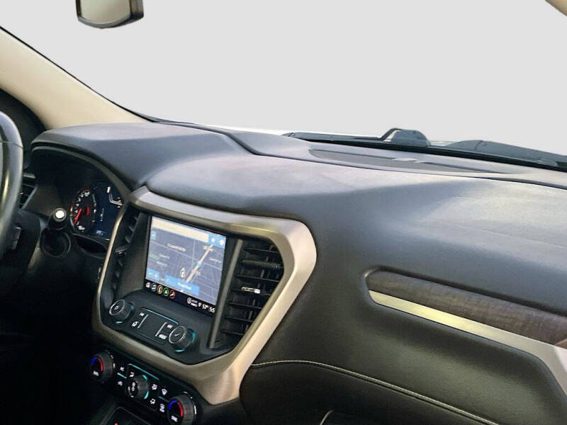 2022 GMC Acadia Denali