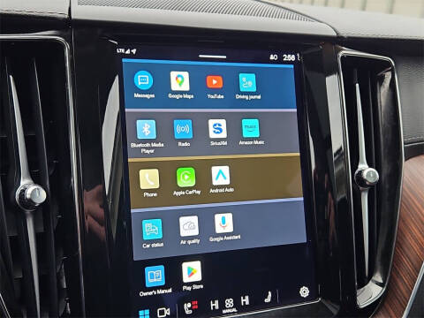 2023 Volvo XC60 B6 Ultimate Dark Theme