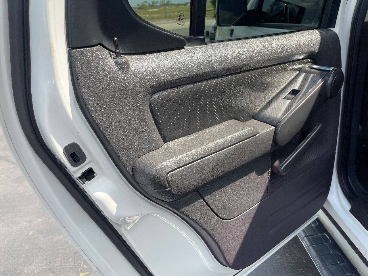 2009 Ford Explorer Sport Trac  - $13,900