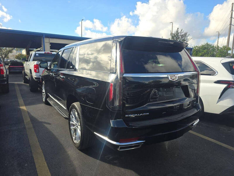 2022 Cadillac Escalade ESV Premium Luxury