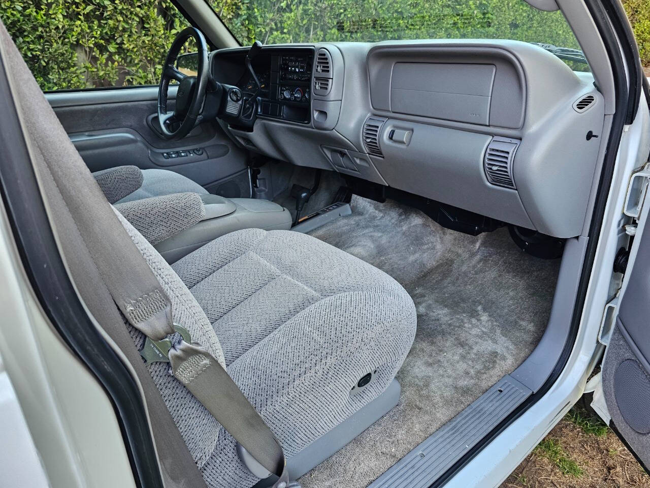 1998 Chevrolet Tahoe 35